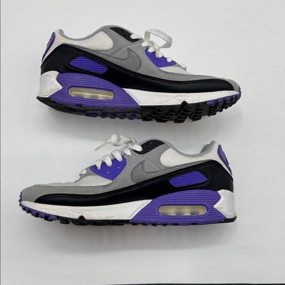 2020Nike Air Max 90 'Hyper Grape'Used no box size 9.5